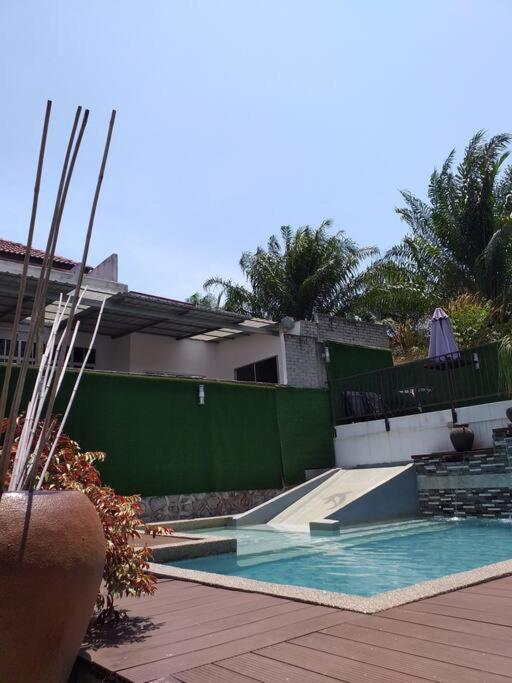 Villa 969 With Private Pool Port Dickson Luaran gambar